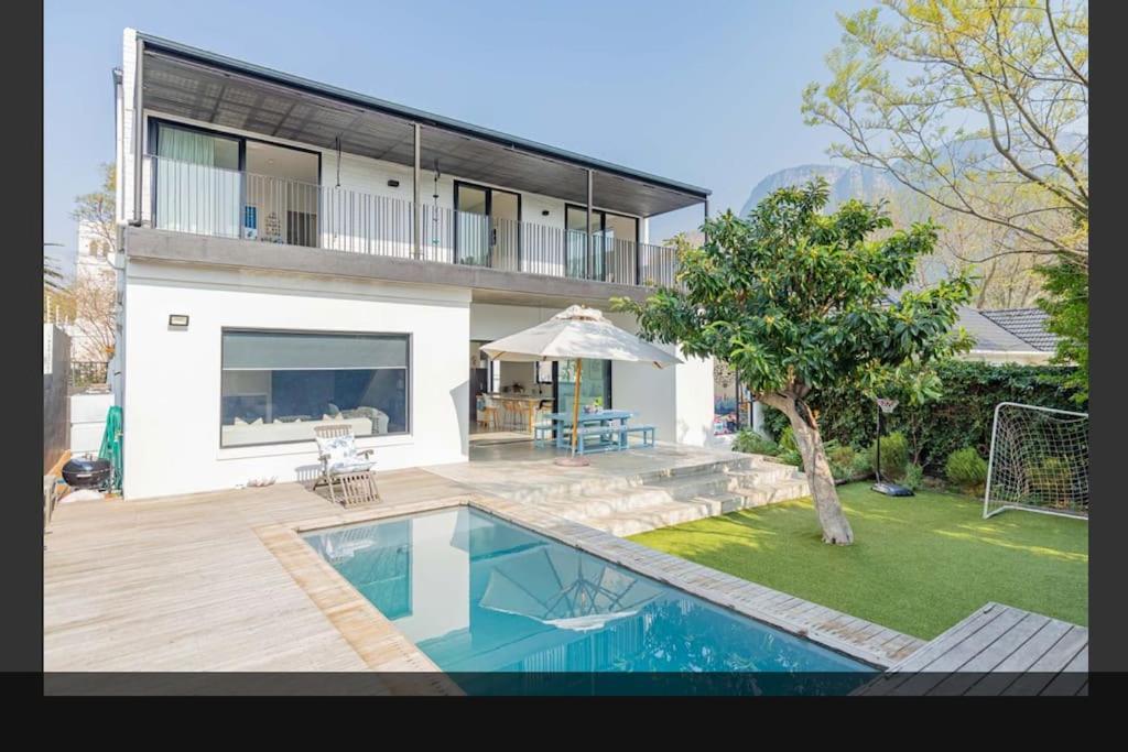 Vineyard House Newlands - With Pool & Views Of Table Mountain Villa Cape Town Exterior photo